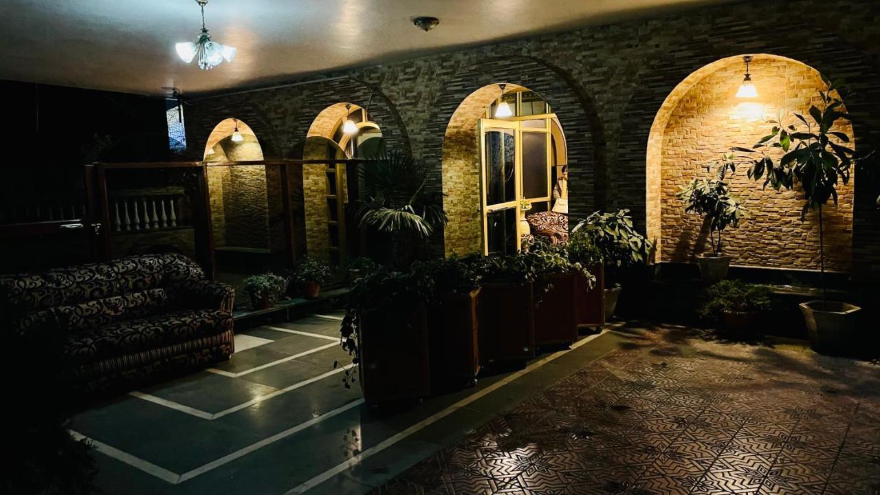 Hotel International Srinagar Exterior photo